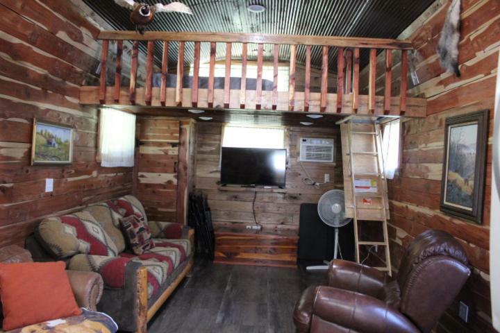 Amish Made Cedar Cabin With A Loft On A Buffalo Farm Close To The Buffalo River Marshall Esterno foto